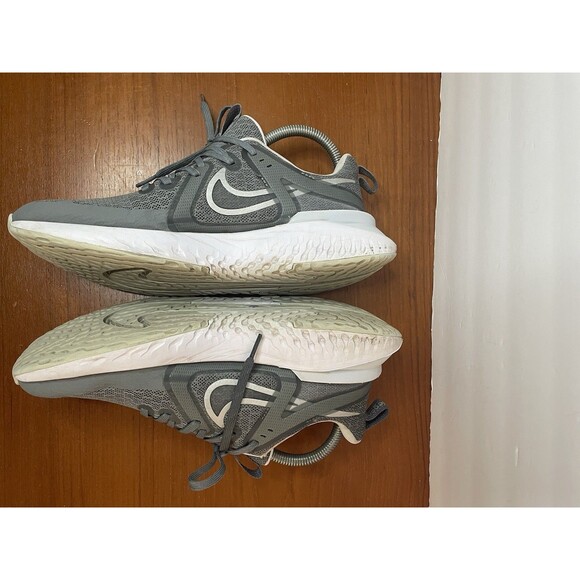 Nike React Infinity Flyknit 2 Women's Sneaker Size 8 Running Shoes AT1369 Gray - Picture 4 of 7